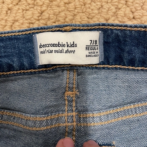 Mid Rise Shorts - Picture 4 of 4